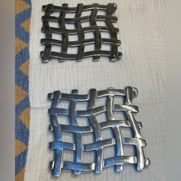 1980s Vintage Stainless Steel Silver Woven Metal Trivet Easy Hang Small Space - Picture 12 of 16